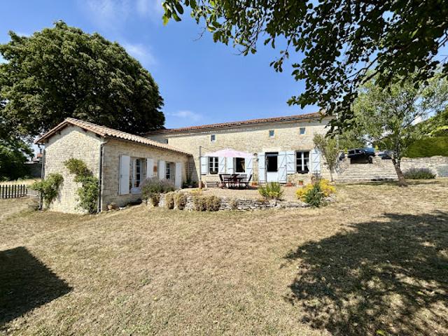 Maison vente à Confolens, Longré