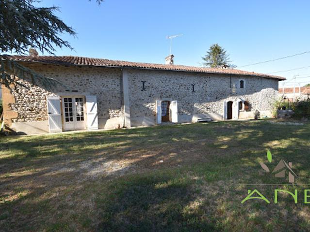 Maison vente à Angoulême, Montbron