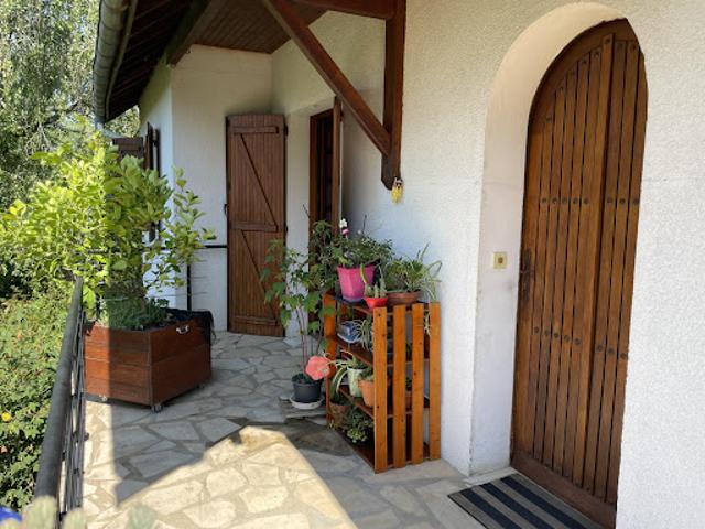 Maison vente à Pau, Buros