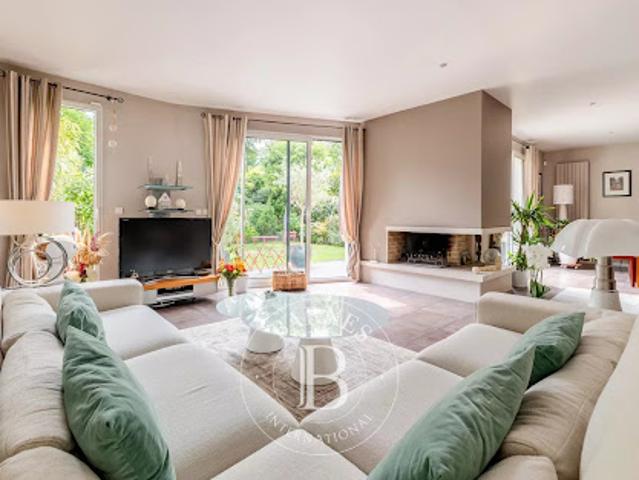Maison vente à Antony, Châtillon
