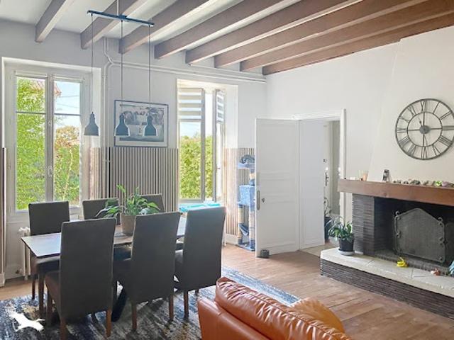 Maison vente à Saint-Jean-d'Angély, Villeneuve-la-comtesse