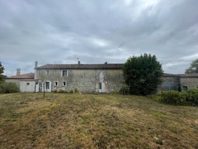 Maison vente à Saint-Jean-d'Angély, La Jarrie-audouin
