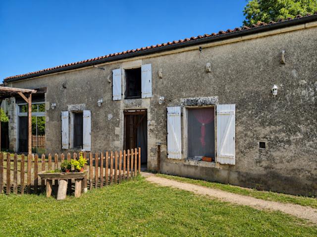 Maison vente à Confolens, Tusson