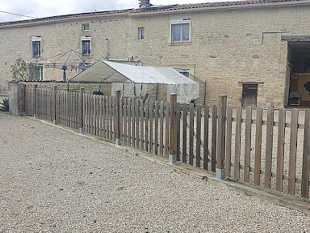 Maison vente à Confolens, Aigre