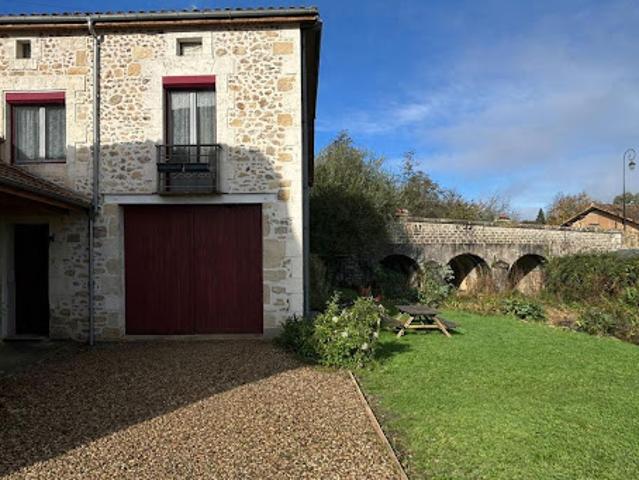 Maison vente à Confolens, Vitrac-saint-vincent