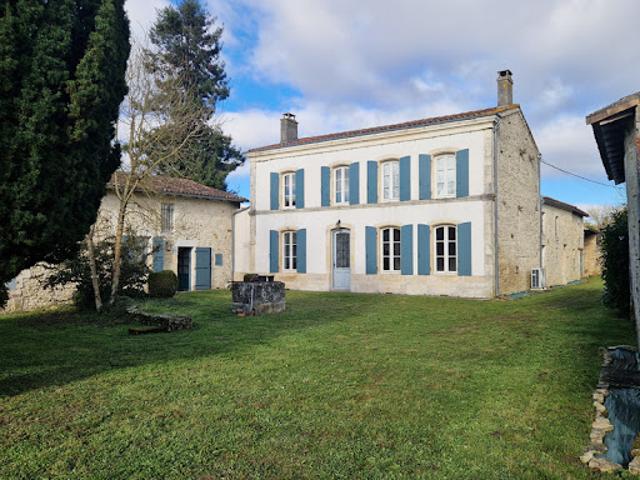 Maison vente à Saint-Jean-d'Angély, Fenioux