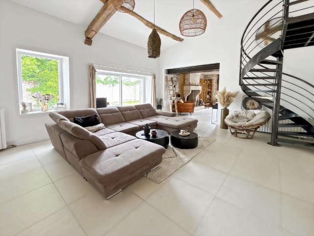 Maison vente à Saint-Jean-d'Angély, Brizambourg