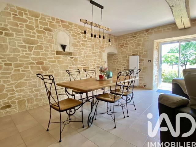 Maison vente à Fontenay-le-Comte, Cezais
