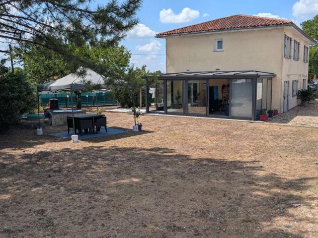 Maison vente à Châteaubernard, Charente