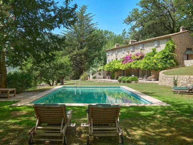 Maison vente à Grasse, Châteauneuf-grasse