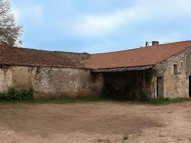 Maison vente à Saint-Jean-d'Angély, Néré