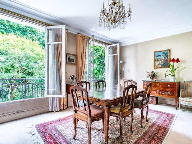 Maison vente à Paris, Île-de-France