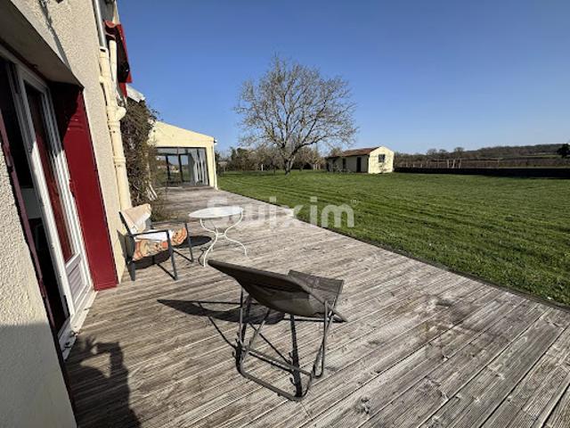 Maison vente à Avallon, Menades