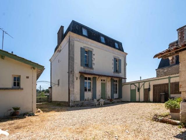 Maison vente à Angoulême, Chalais
