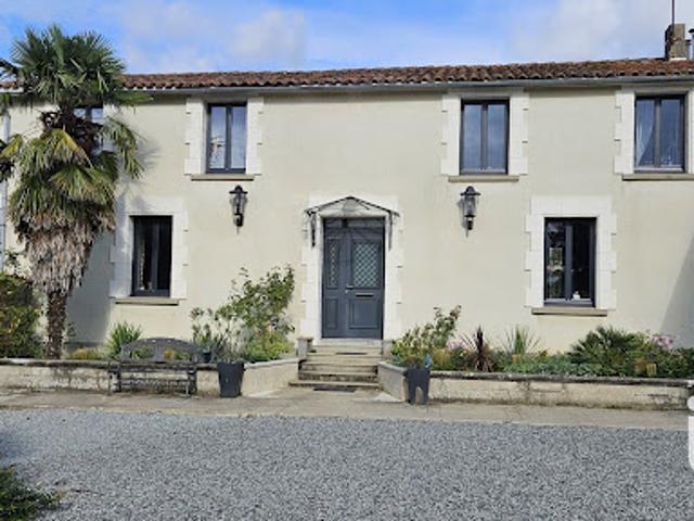 Maison vente à Confolens, Besse