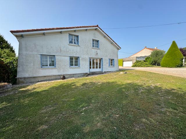 Maison vente à Berneuil, Charente