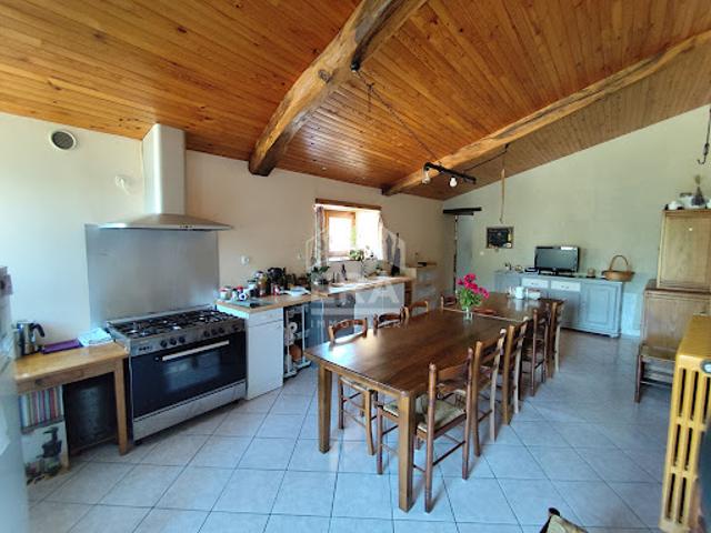 Maison vente à Confolens, Courcôme