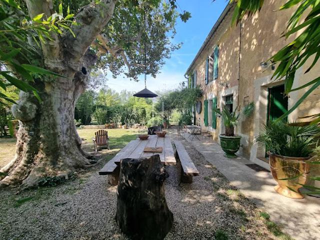 Maison vente à Arles, Cabannes