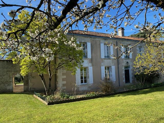 Maison vente à Confolens, Nouvelle-Aquitaine