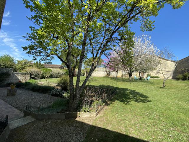Maison vente à Confolens, Nouvelle-Aquitaine