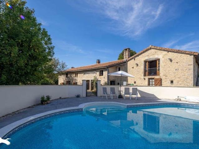 Maison vente à Nanteuil-en-Vallée