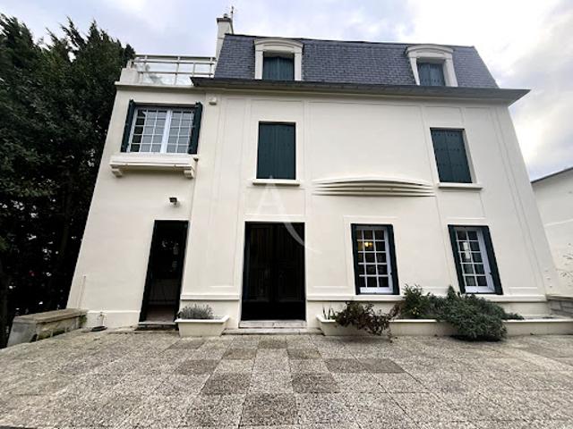 Maison vente à Saint-Germain-en-Laye, Le Mesnil-le-roi