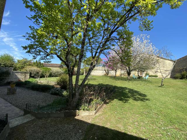 Maison vente à Confolens, Nouvelle-Aquitaine