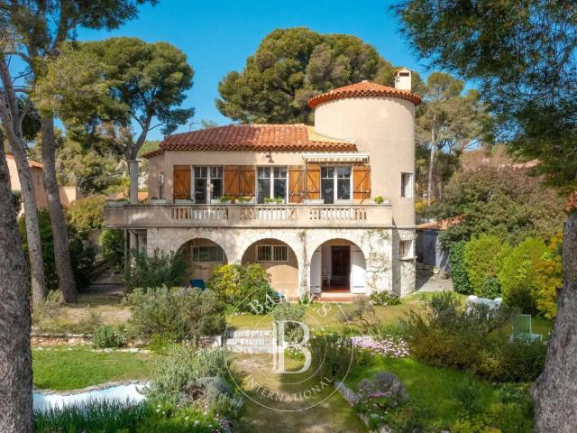 Maison vente à Marseille, Cassis