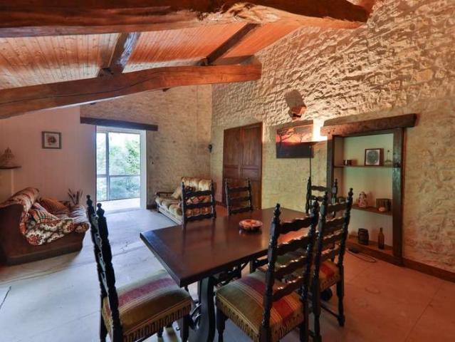 Maison vente à Confolens, Saint-amant-de-boixe