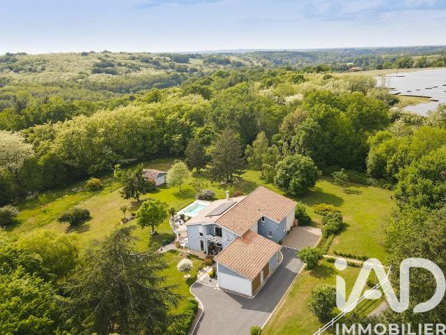 Maison vente à Confolens, Cherves-châtelars