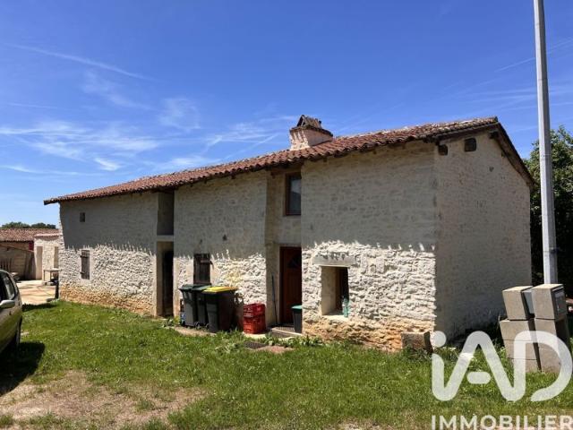 Maison vente à Confolens, Courcôme