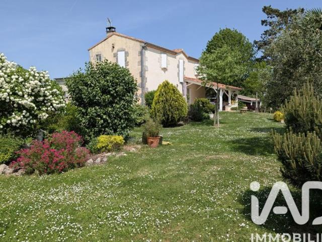 Maison vente à Nérac, Fieux