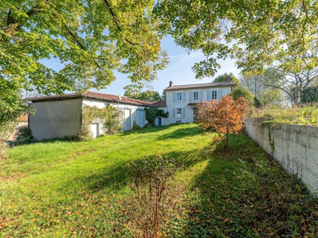Maison vente à Confolens, Tessonnière