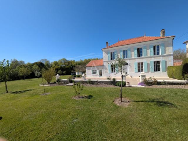 Maison vente à Saint-Jean-d'Angély, Les Eglises-d'argenteuil