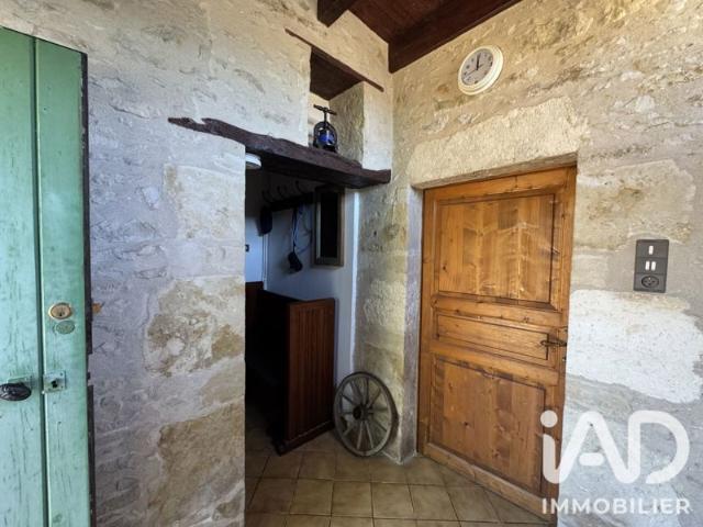 Maison vente à Fontenay-le-Comte, Saint-cyr-des-gâts