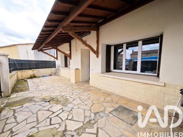 Maison vente à Saint-Jean-d'Angély, Blanzac-lès-matha