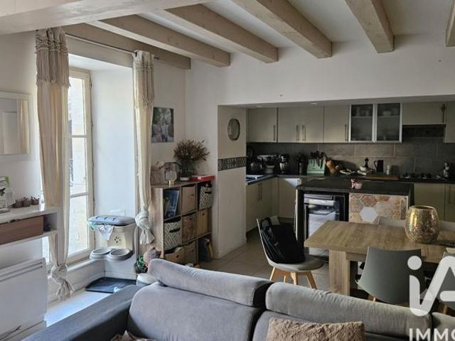 Maison vente à Saint-Jean-d'Angély, Fenioux