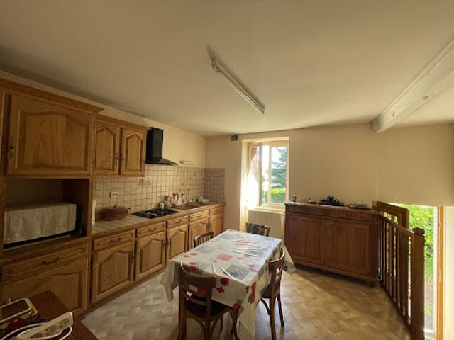 Maison vente à Bourg-de-Thizy, Thizy-les-Bourgs