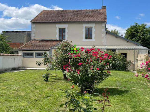 Maison vente à Confolens, Aigre