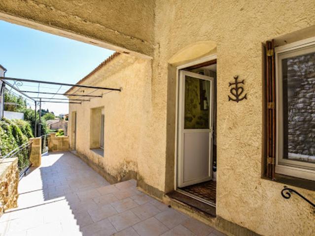 Maison vente à Nîmes, Estézargues