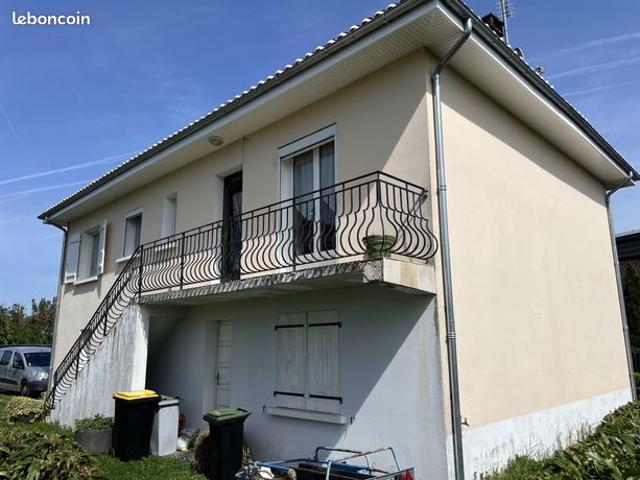 Maison vente à Confolens