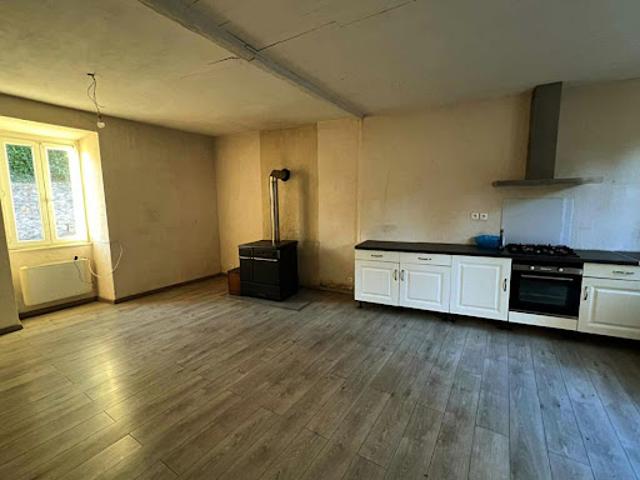 Maison vente à Nontron, Sarrazac