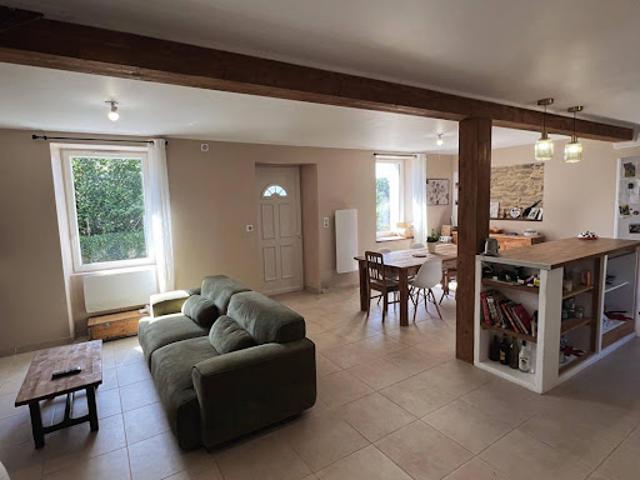 Maison vente à Nontron, Mialet