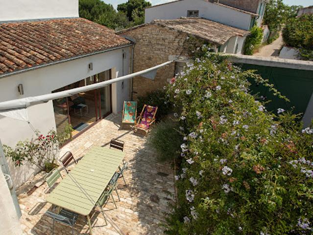 Maison vente à La Rochelle, Loix