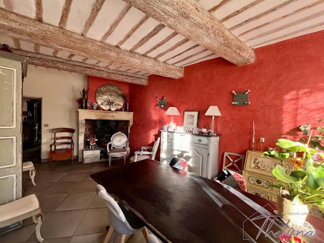Maison vente à Nîmes, Comps