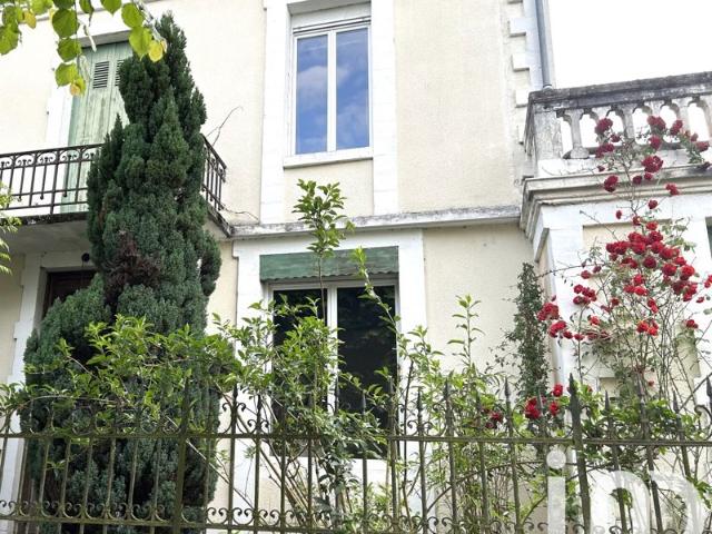 Maison vente à Nérac, Fieux