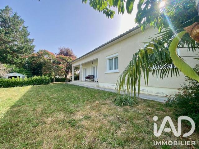 Maison vente à Nérac, Fieux