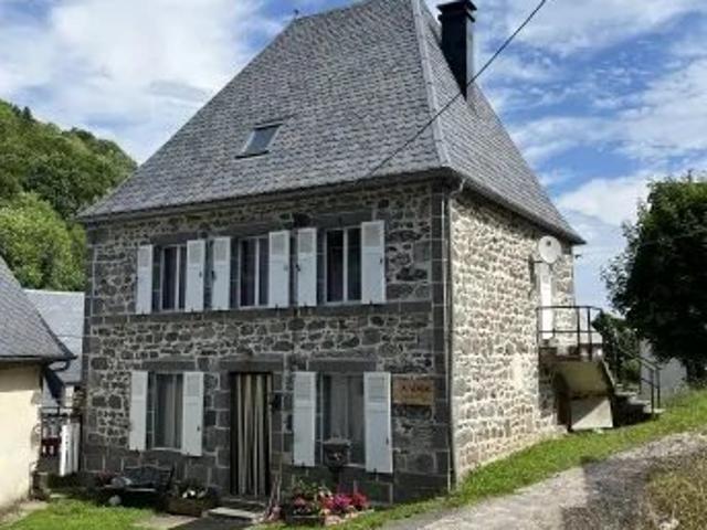 Maison vente à La Gratade, Rochefort-Montagne