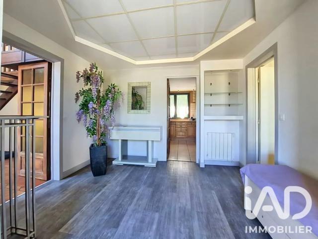 Maison vente à Fresneaux-Montchevreuil, Montchevreuil