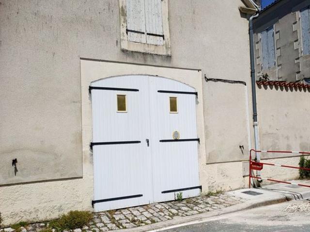 Maison vente à Saint-Jean-d'Angély, La Brousse